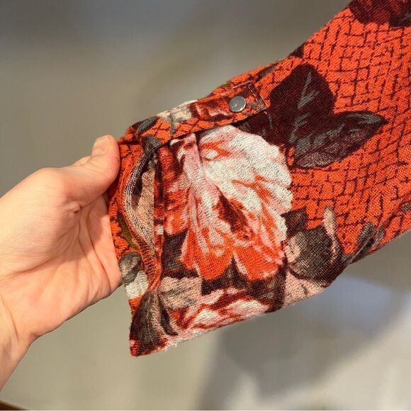 Floral long sleeve boat neckline sweater size Medium - Picture 5 of 13